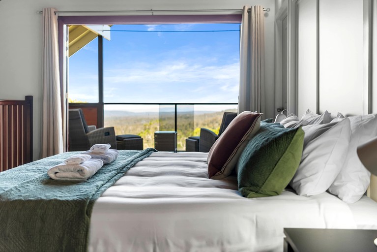 Vacation Rentals (Australia, Ravensbourne, Queensland)