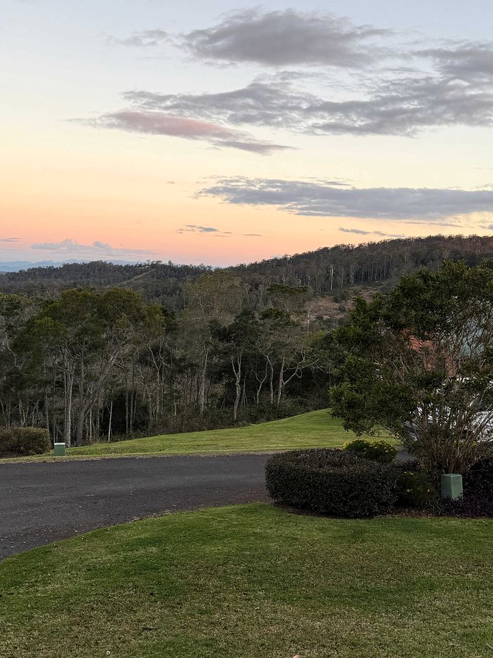 Cosy Mountain Chalet with Valley Views near Crows Nest, Queensland