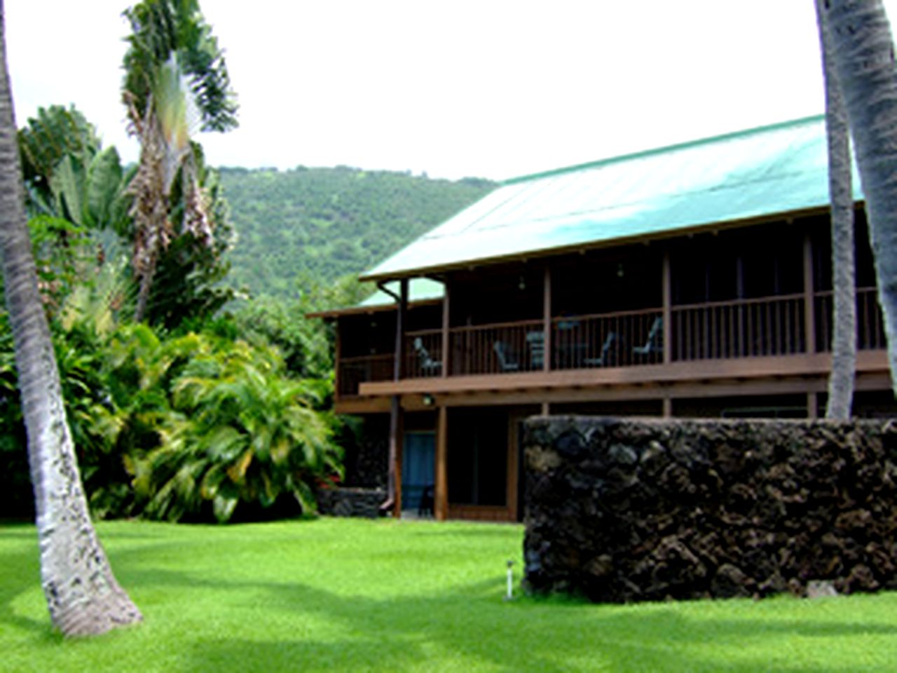 Luxury Oceanside Cabin Rental on the Kona Coast of Hawaii Island