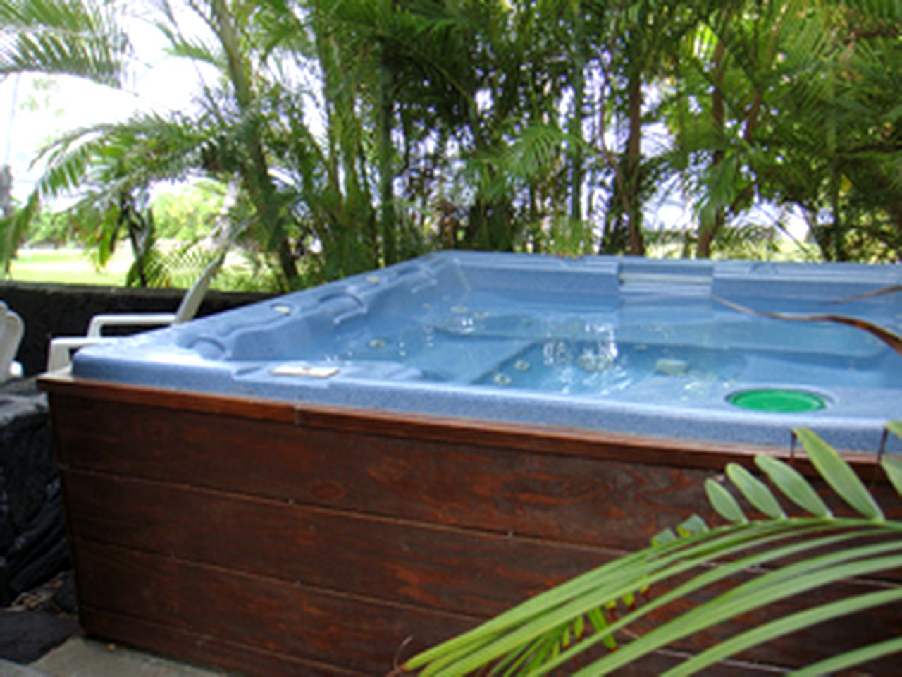 Luxury Oceanside Cabin Rental on the Kona Coast of Hawaii Island