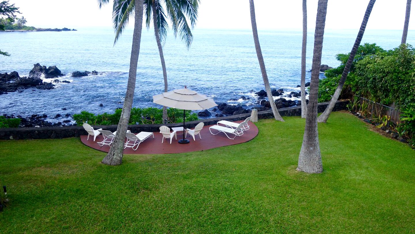 Luxury Oceanside Cabin Rental on the Kona Coast of Hawaii Island