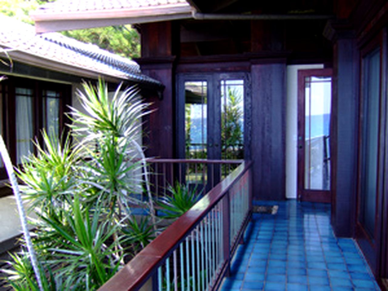 Incredible Waterfront Cottage with Kayaks and a Hot Tub on Kealakekua Bay in Hawaii