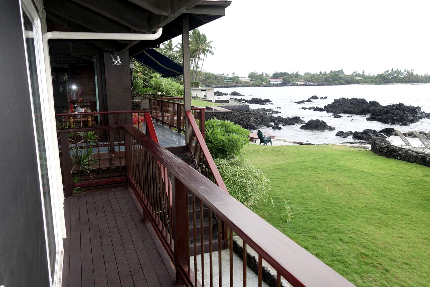 Incredible Waterfront Cottage with Kayaks and a Hot Tub on Kealakekua Bay in Hawaii
