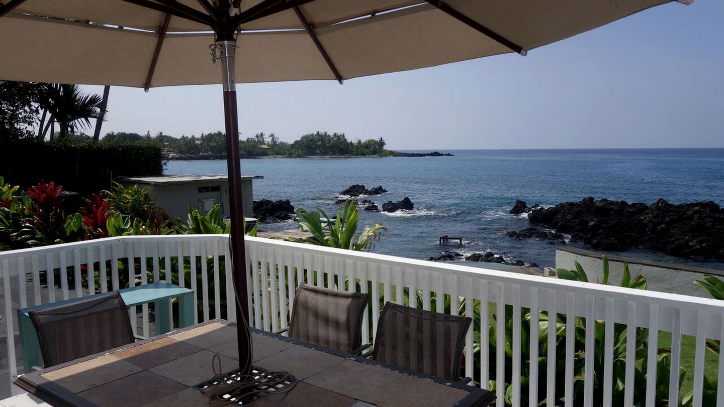Waterfront Vacation Rental with Private Kayak Launch on Kealakekua Bay, Big Island, Hawaii