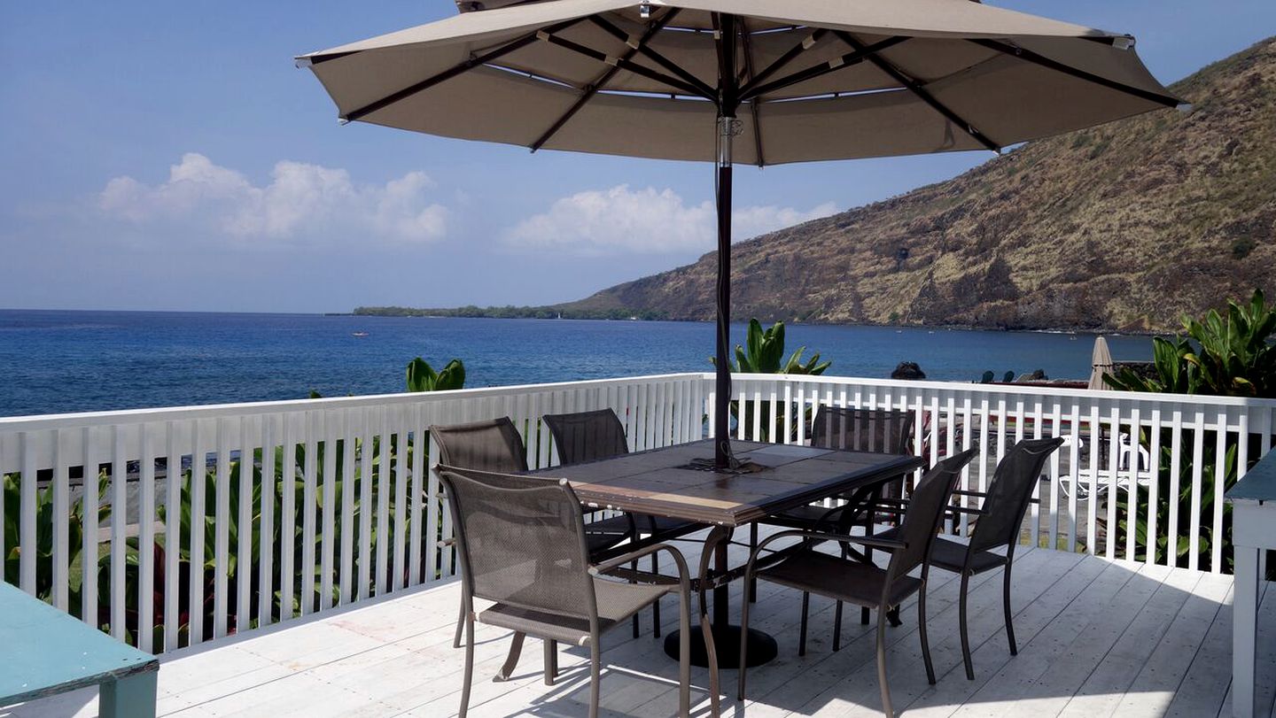 Waterfront Vacation Rental with Private Kayak Launch on Kealakekua Bay, Big Island, Hawaii