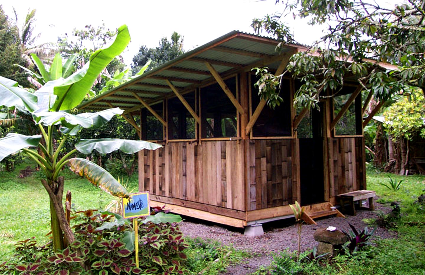 Sustainable Off-Grid Rental on a Farm on the Big Island of Hawaii