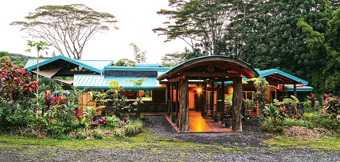 Upscale Lodge Suites on Sustainable Farm and Wellness Retreat near Pahoa, Hawaii