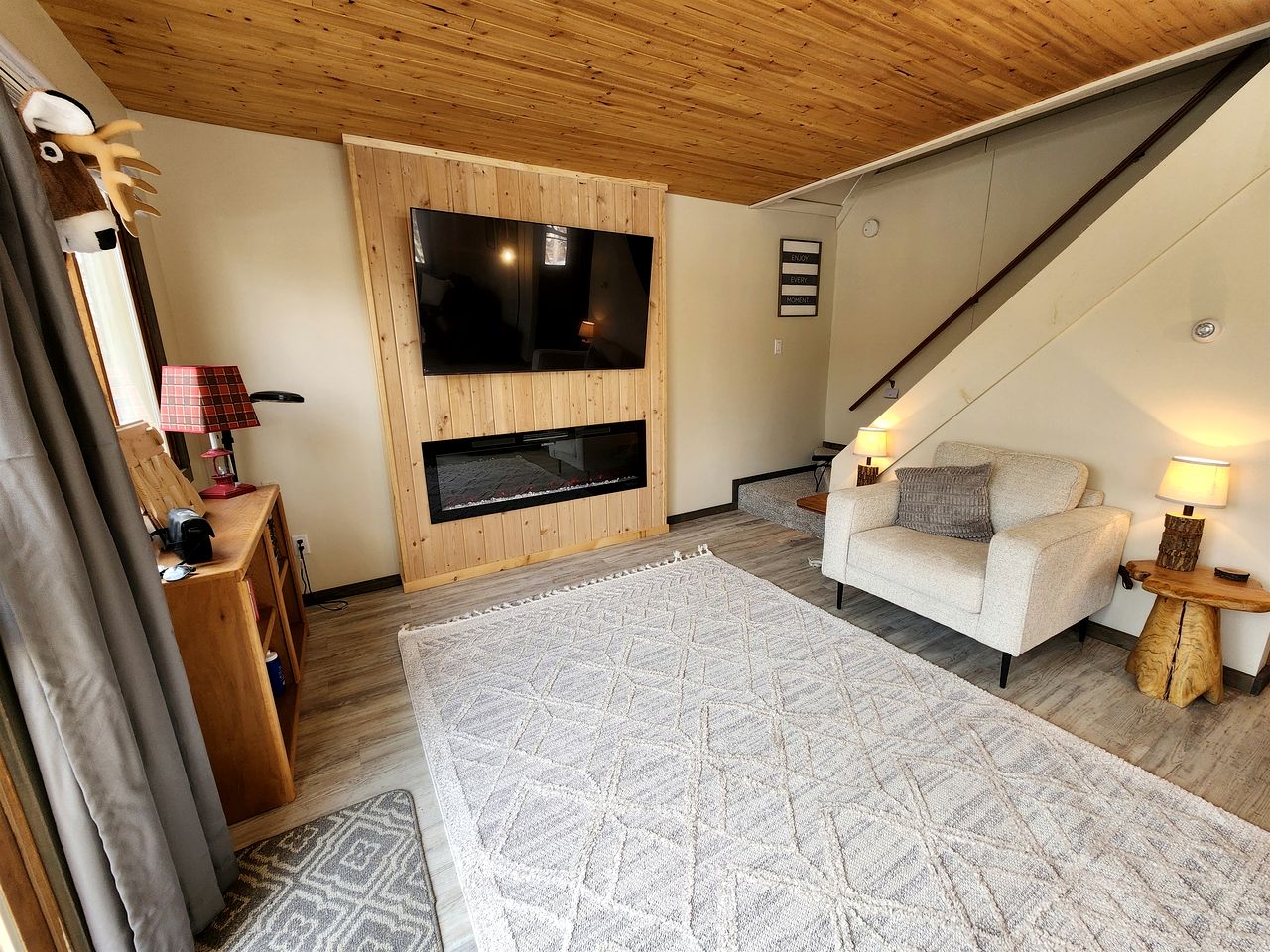 Secluded Luxury Cabin with Hot Tub on 10 Private Acres near Trails in Reed City, Michigan