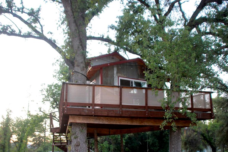 Tree Houses (Oakhurst, California, United States)