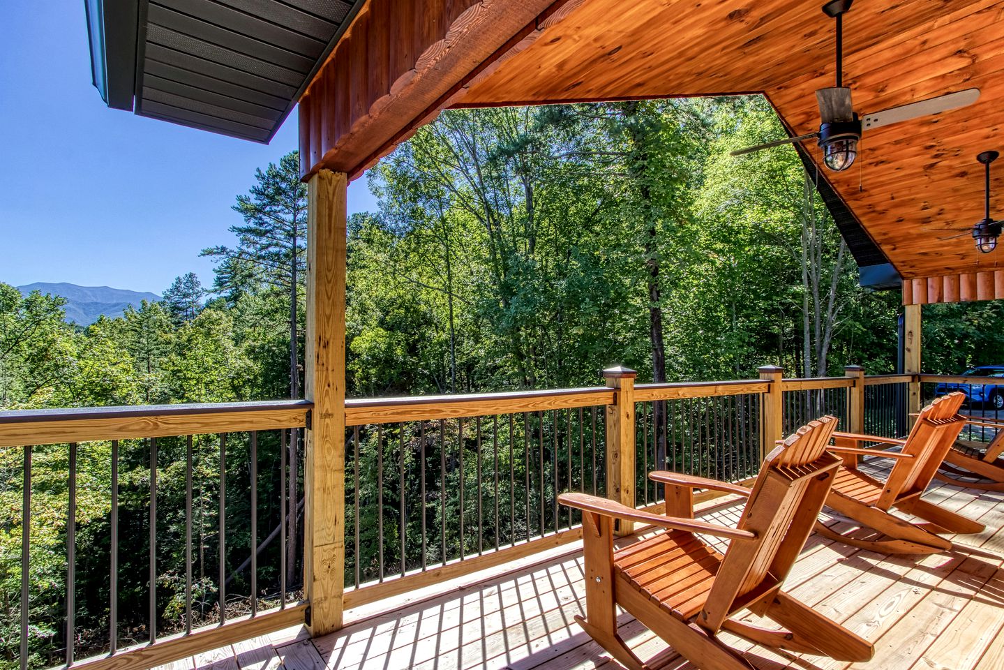 Luxury Vacation Rental with Private Home Cinema and Games Room for Families and Large Groups in Sevierville, Tennessee