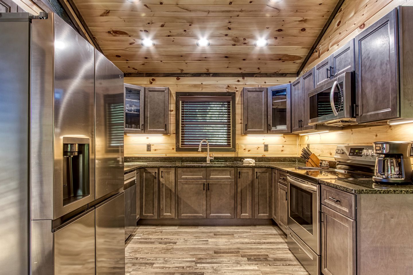Luxury Vacation Rental with Private Home Cinema and Games Room for Families and Large Groups in Sevierville, Tennessee