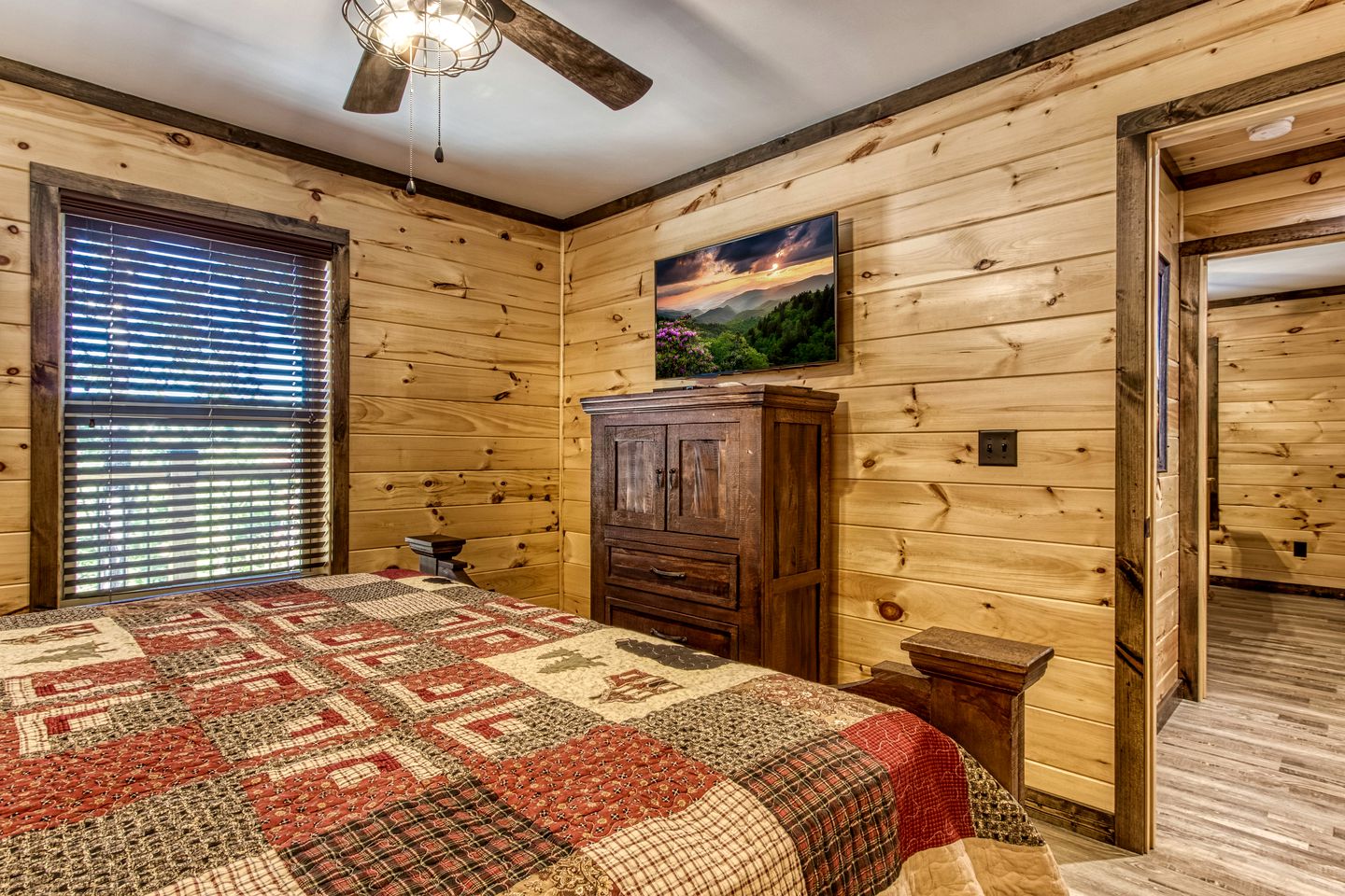 Luxury Vacation Rental with Private Home Cinema and Games Room for Families and Large Groups in Sevierville, Tennessee