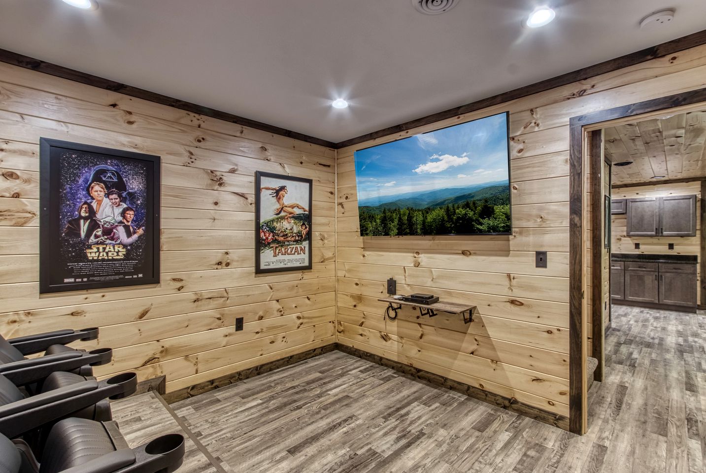 Luxury Vacation Rental with Private Home Cinema and Games Room for Families and Large Groups in Sevierville, Tennessee