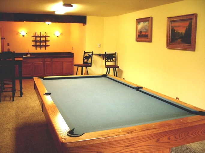 Cabins (Hamilton, Montana, United States)