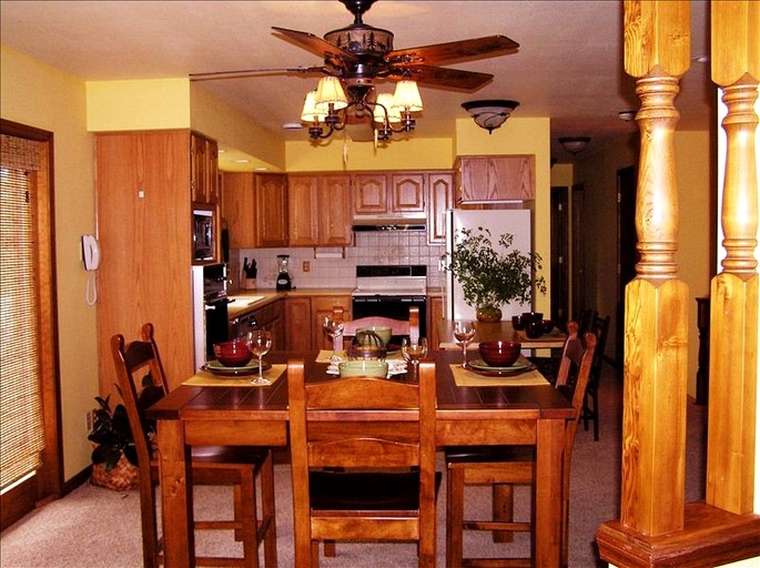 Cabins (Hamilton, Montana, United States)