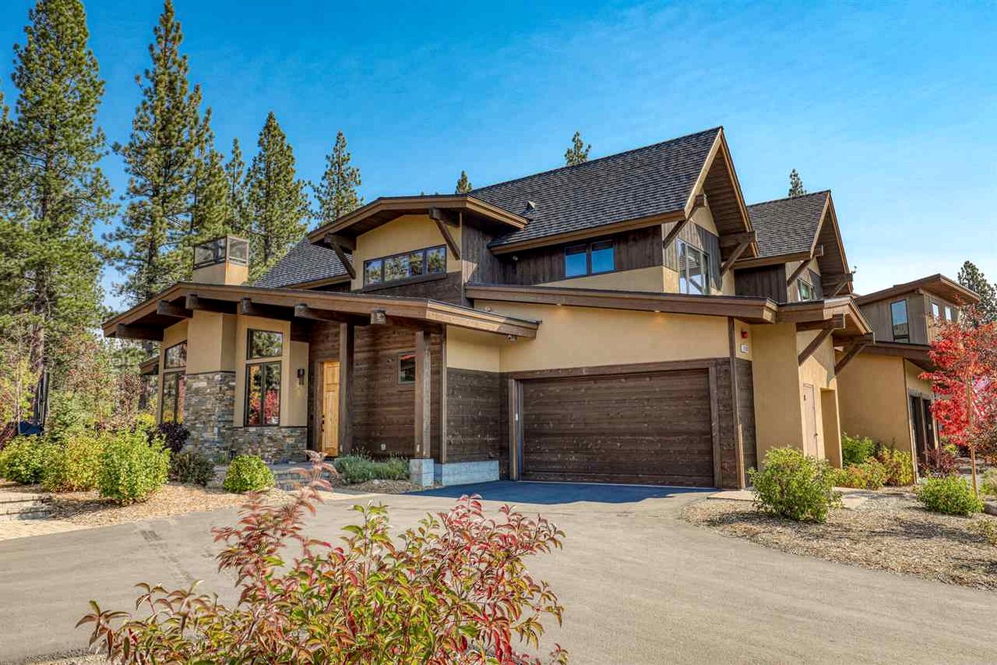 Radiant Mountain Vacation Rental Haven near Lake Tahoe in California