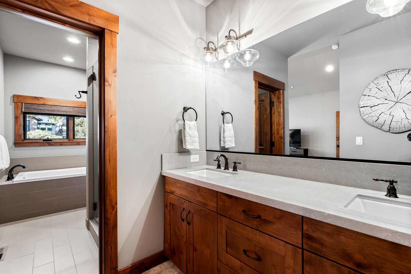 Radiant Mountain Vacation Rental Haven near Lake Tahoe in California