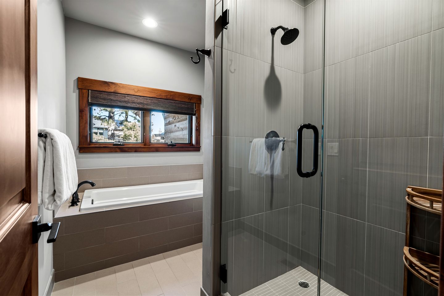 Radiant Mountain Vacation Rental Haven near Lake Tahoe in California