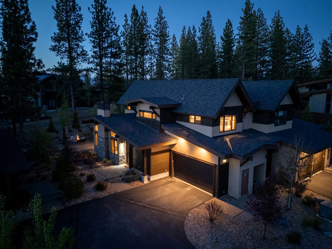 Radiant Mountain Vacation Rental Haven near Lake Tahoe in California