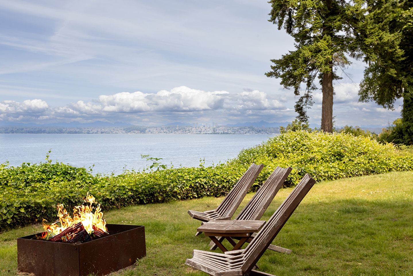 Heavenly Cottage with Outdoor Fire Pit and Breathtaking Sunset Views in Washington