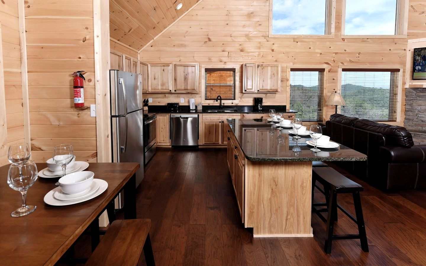 Breathtaking Cabin with Hot-tub, Fireplace and Games in Sevierville, Tennessee