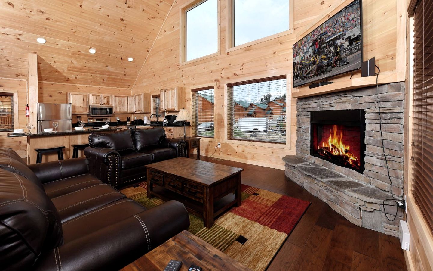 Breathtaking Cabin with Hot-tub, Fireplace and Games in Sevierville, Tennessee
