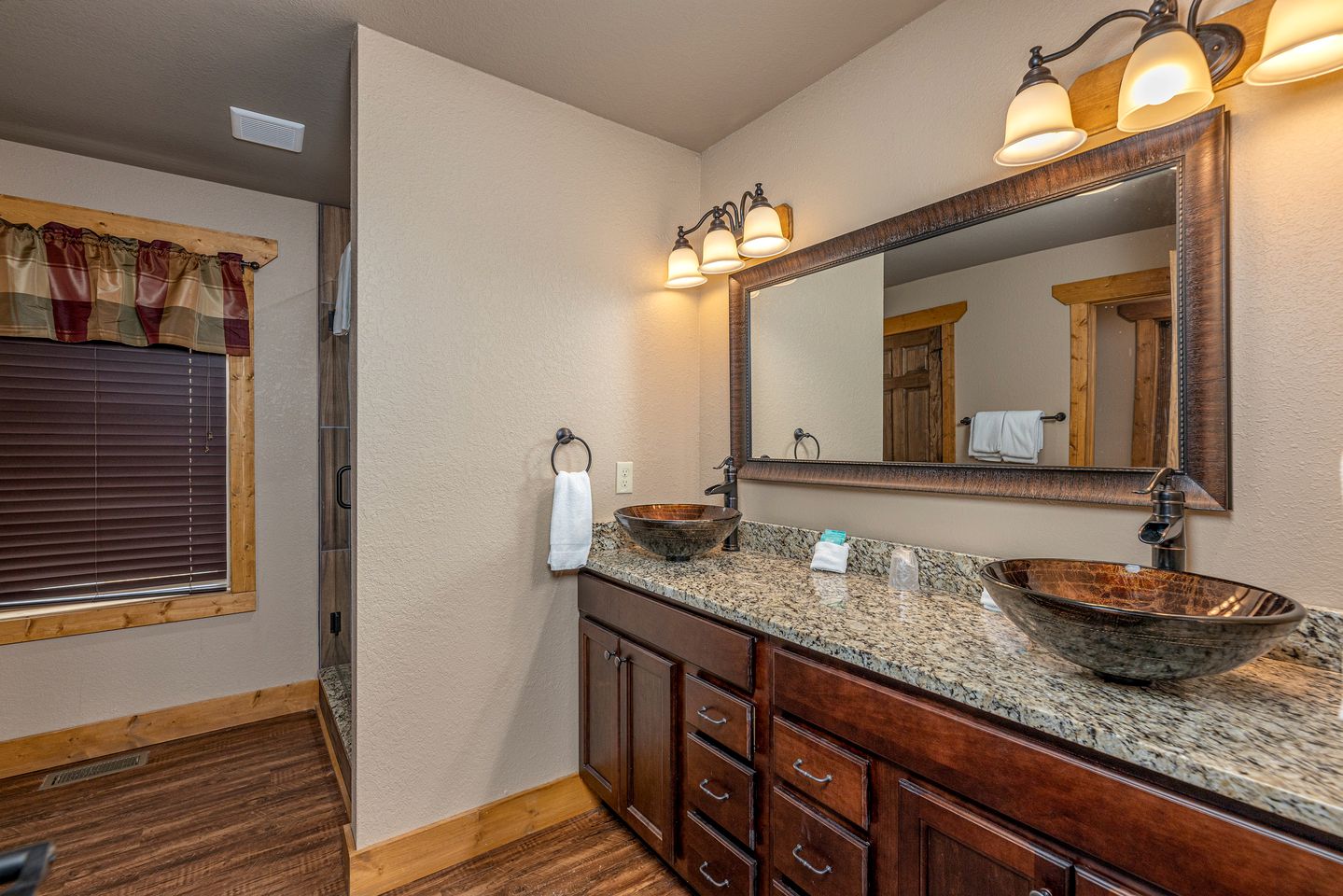 Pet-friendly Cabin with Outdoor Pool, Spa and Pool Table in Gatlinburg, Tennessee