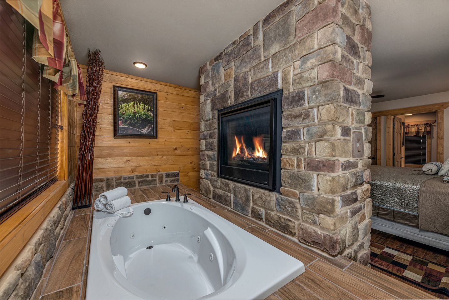 Pet-friendly Cabin with Outdoor Pool, Spa and Pool Table in Gatlinburg, Tennessee