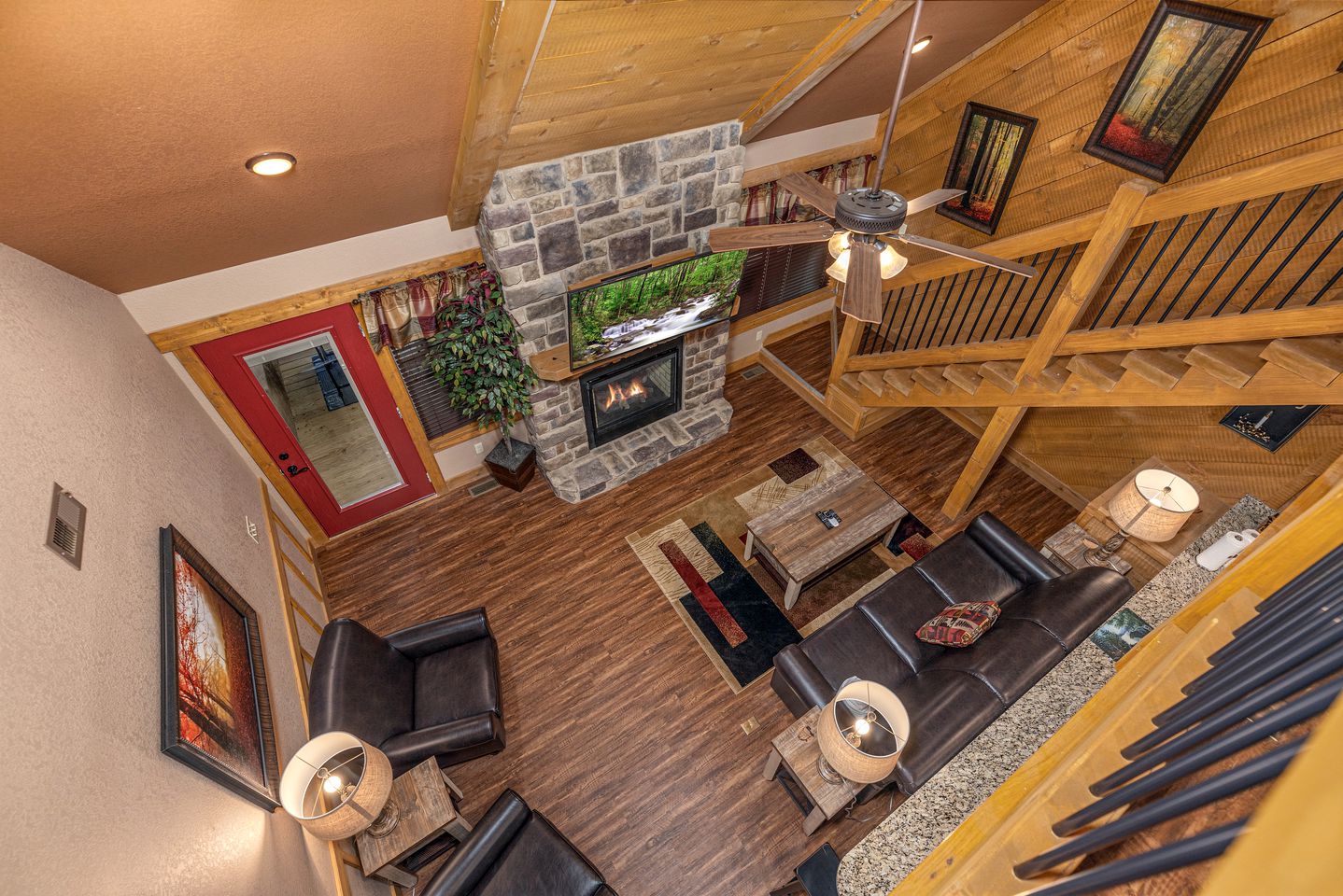 Pet-friendly Cabin with Outdoor Pool, Spa and Pool Table in Gatlinburg, Tennessee