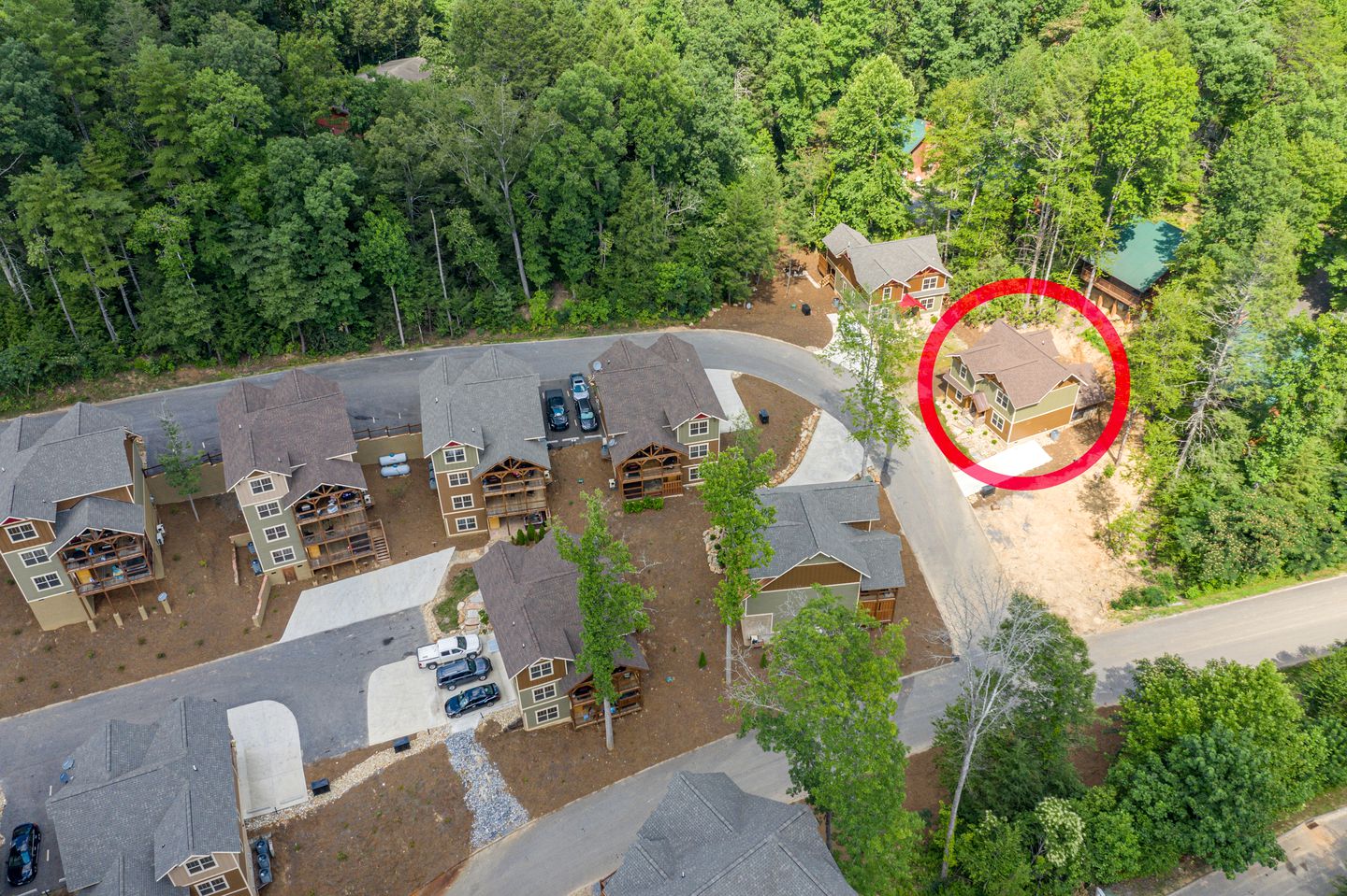 Pet-friendly Cabin with Outdoor Pool, Spa and Pool Table in Gatlinburg, Tennessee