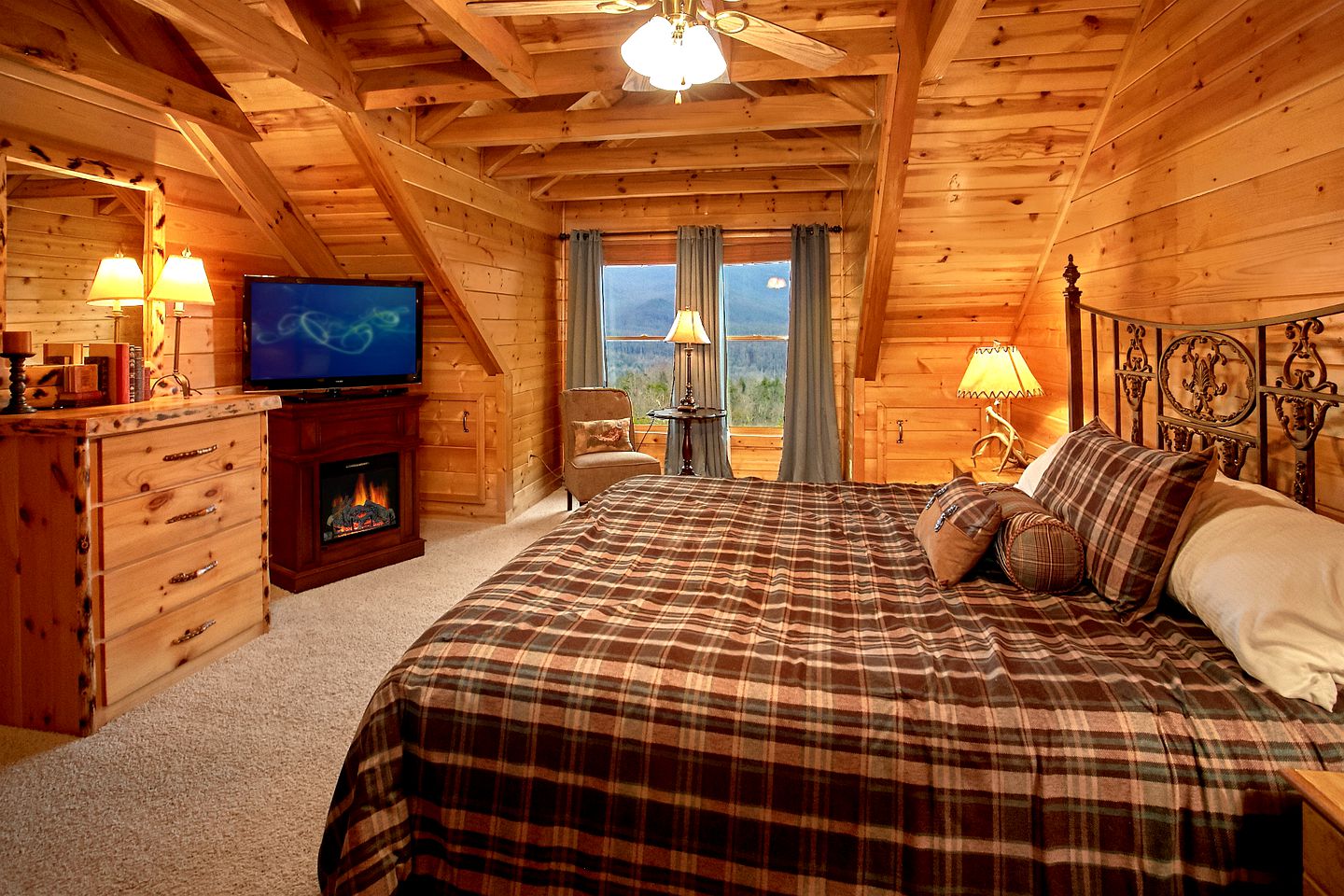 Private Cabin Rental Perfect for a Family Vacation in Gatlinburg, East Tennessee