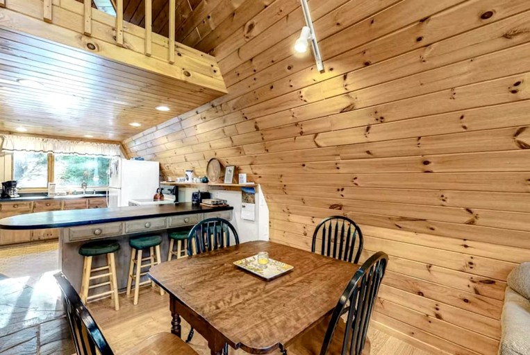 Cabins (United States of America, Greenville, Maine)