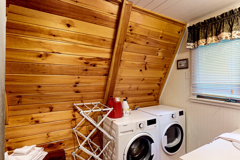 Cabins (United States of America, Greenville, Maine)