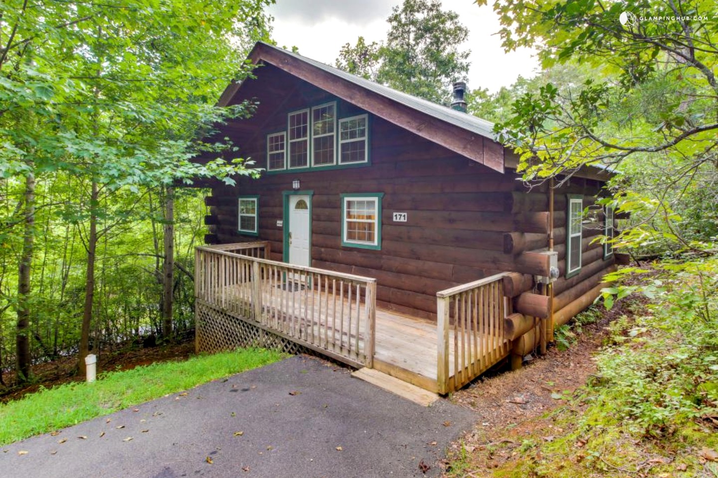 Cabin with Hot Tub near Helen,