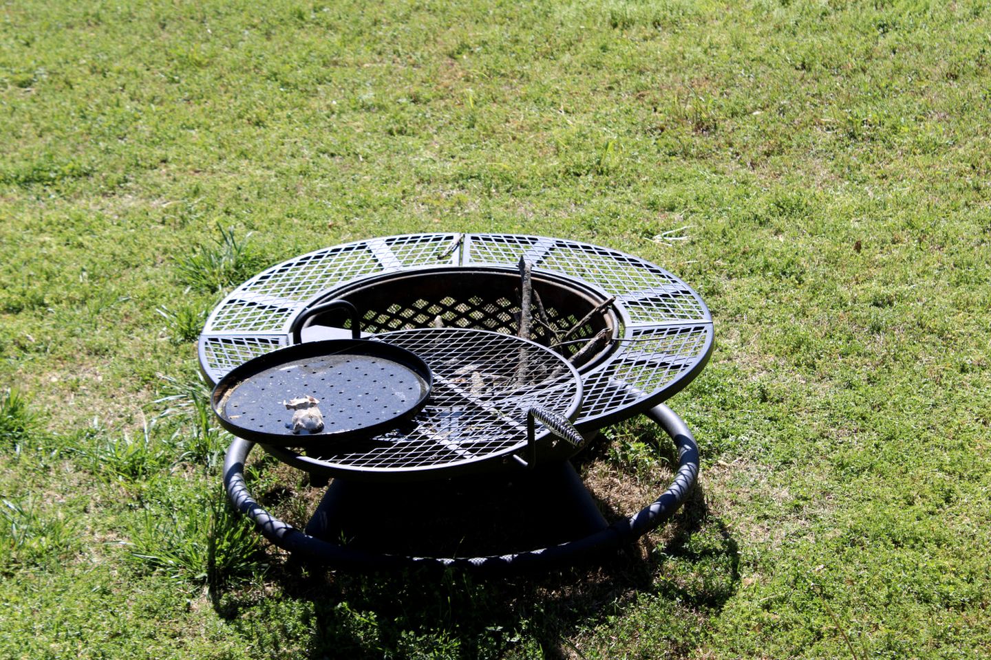 Creek Cabin with Fire Pit Loaded with Kayaks in Arkansas
