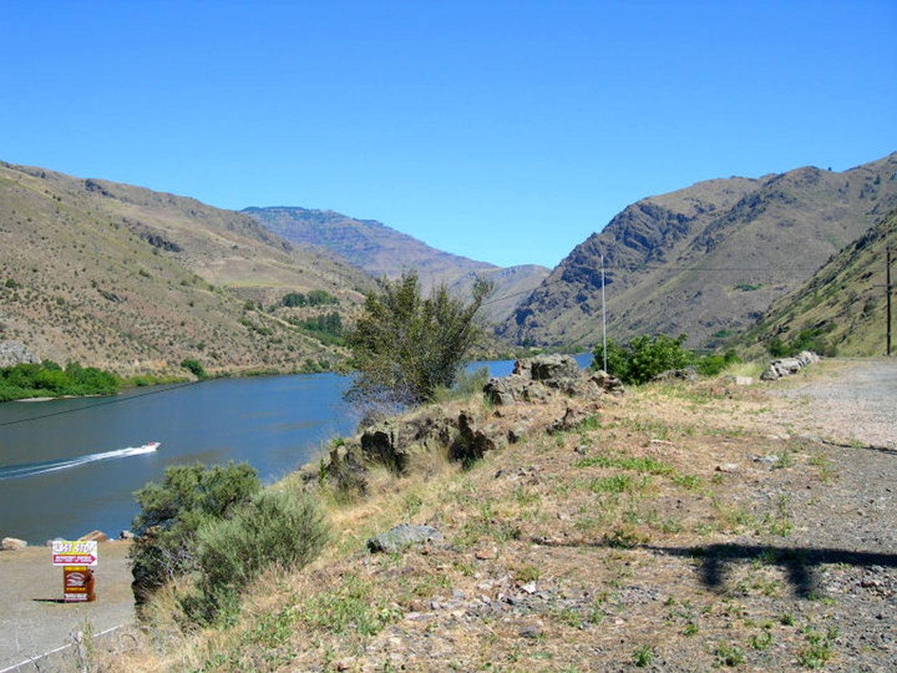 Unique Vacation Rental on Snake River in Oxbow, Oregon