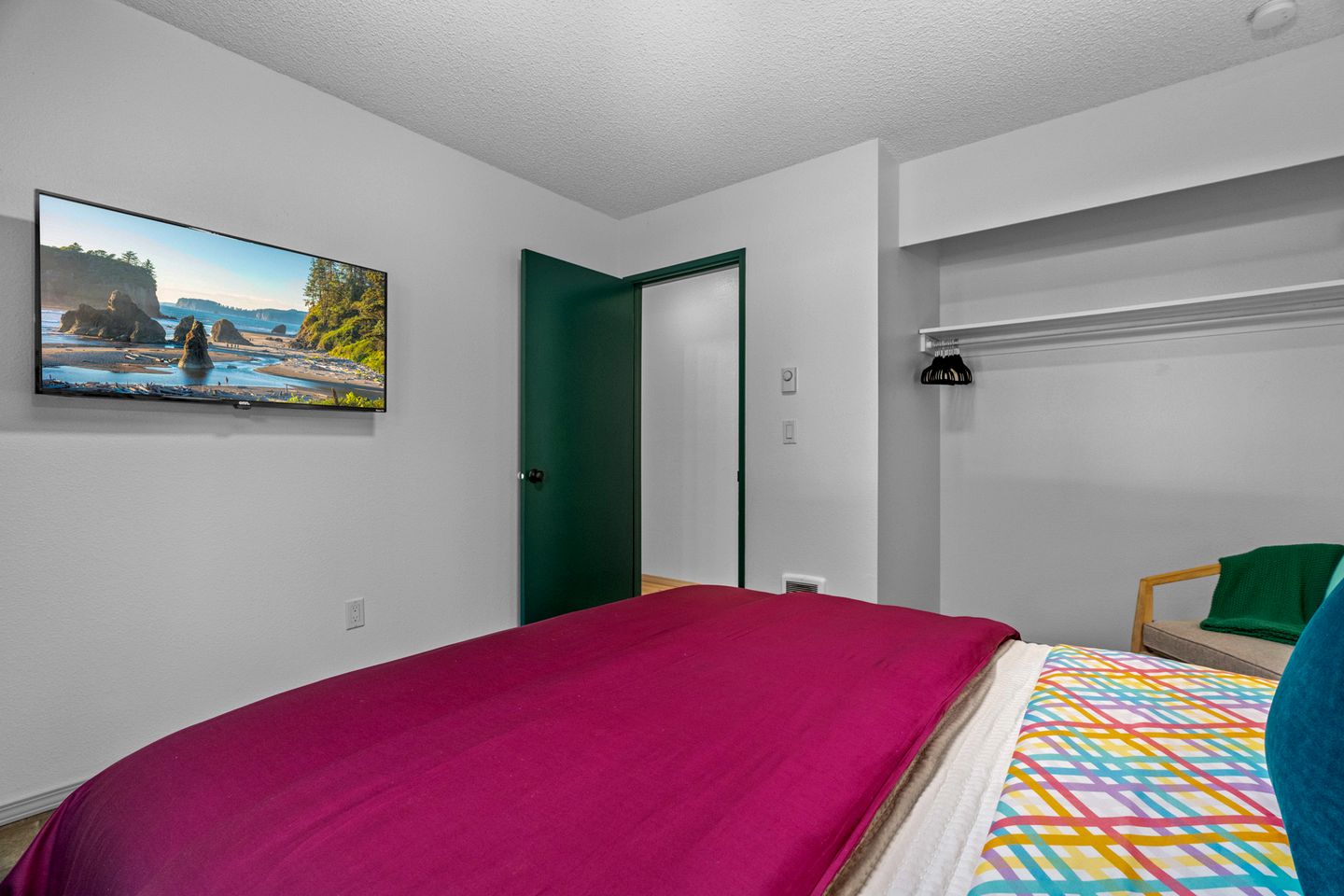 pet-friendly-cottage-hemlock-trees-near-olympic-discovery-trailhead-port-angeles-washington