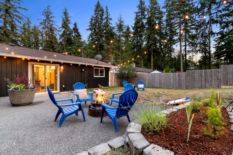 Pet Friendly Cottage in the Hemlock Trees near the Olympic Discovery Trailhead and Port Angeles, WA