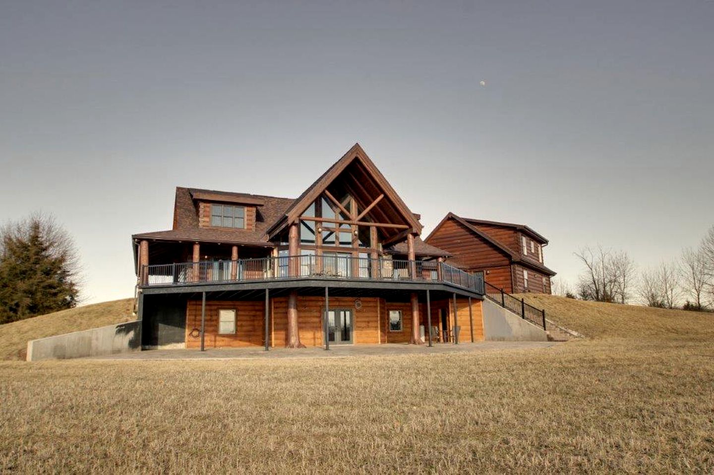 Stunning Private Cabin Getaway with Gorgeous Fireplace near Quincy, Illinois