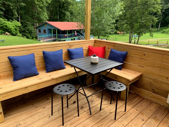 Containers (United States of America, Bryson City, North Carolina)