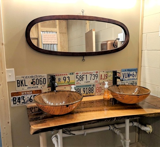 Containers (United States of America, Bryson City, North Carolina)