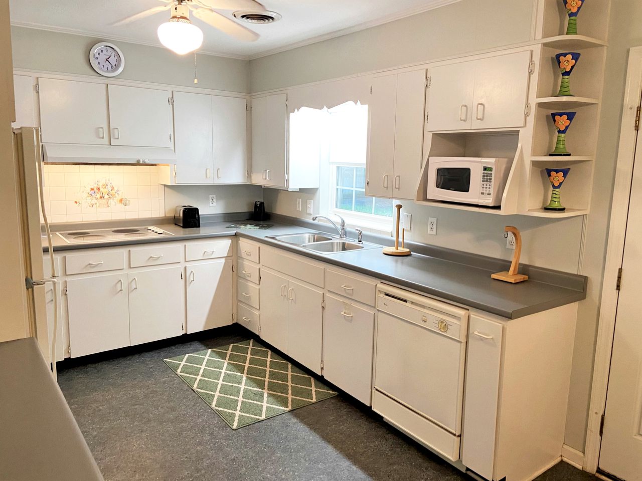 Enchanting Beach Cottage Incredible for Outdoor Sports in Jekyll Island, Georgia