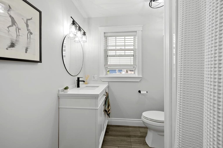 Vacation Rentals (Canada, --, --)