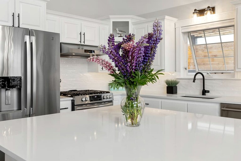 Vacation Rentals (Canada, --, --)