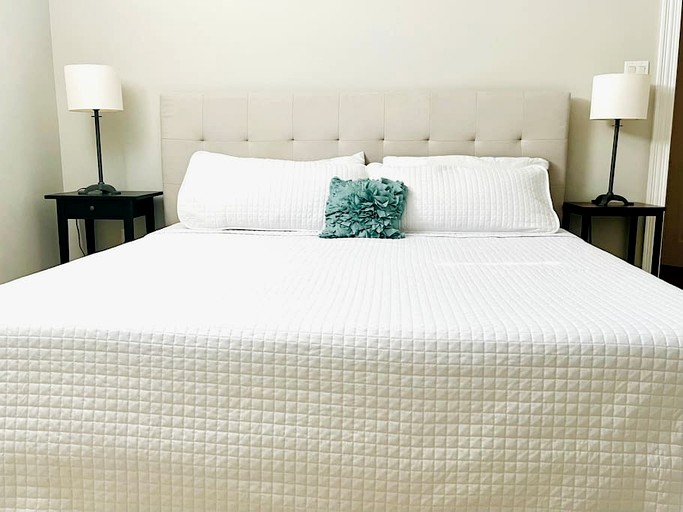 Vacation Rentals (Canada, --, --)