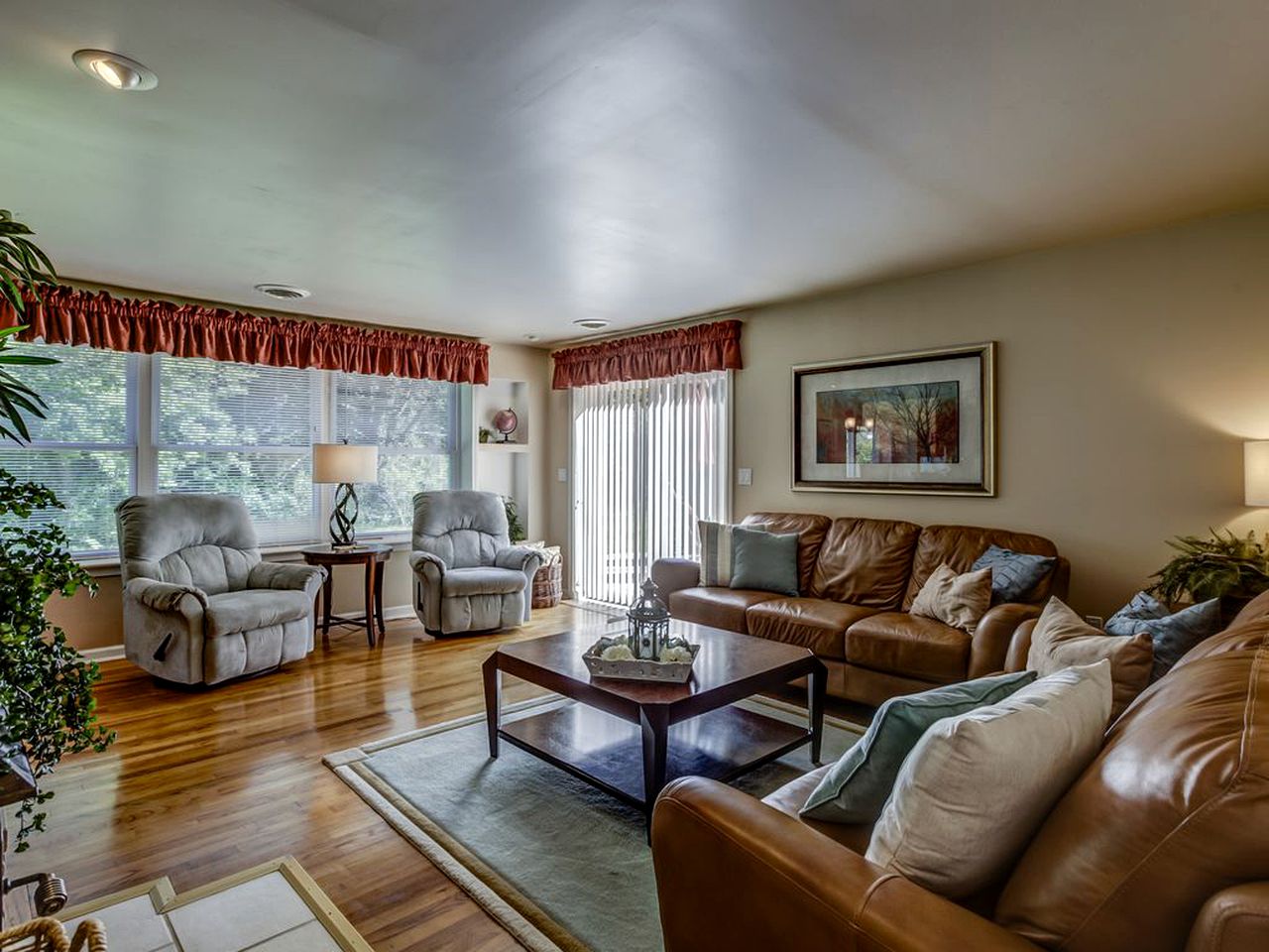 Charming Cabin with a Gorgeous Lawn and Patio in White Lake, Michigan
