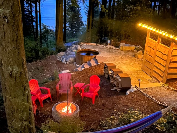 Tree Houses (United States of America, Lummi Island, Washington)