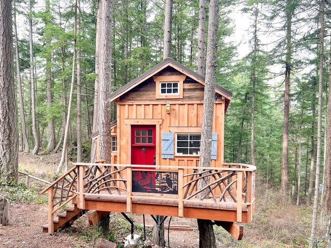 Tree Houses (United States of America, Lummi Island, Washington)