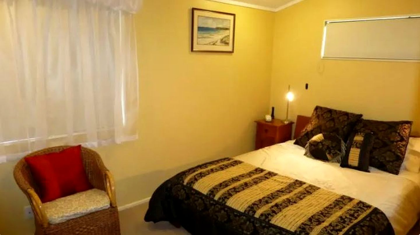 Romantic Room Rental on Secluded Site near Rotorua, New Zealand
