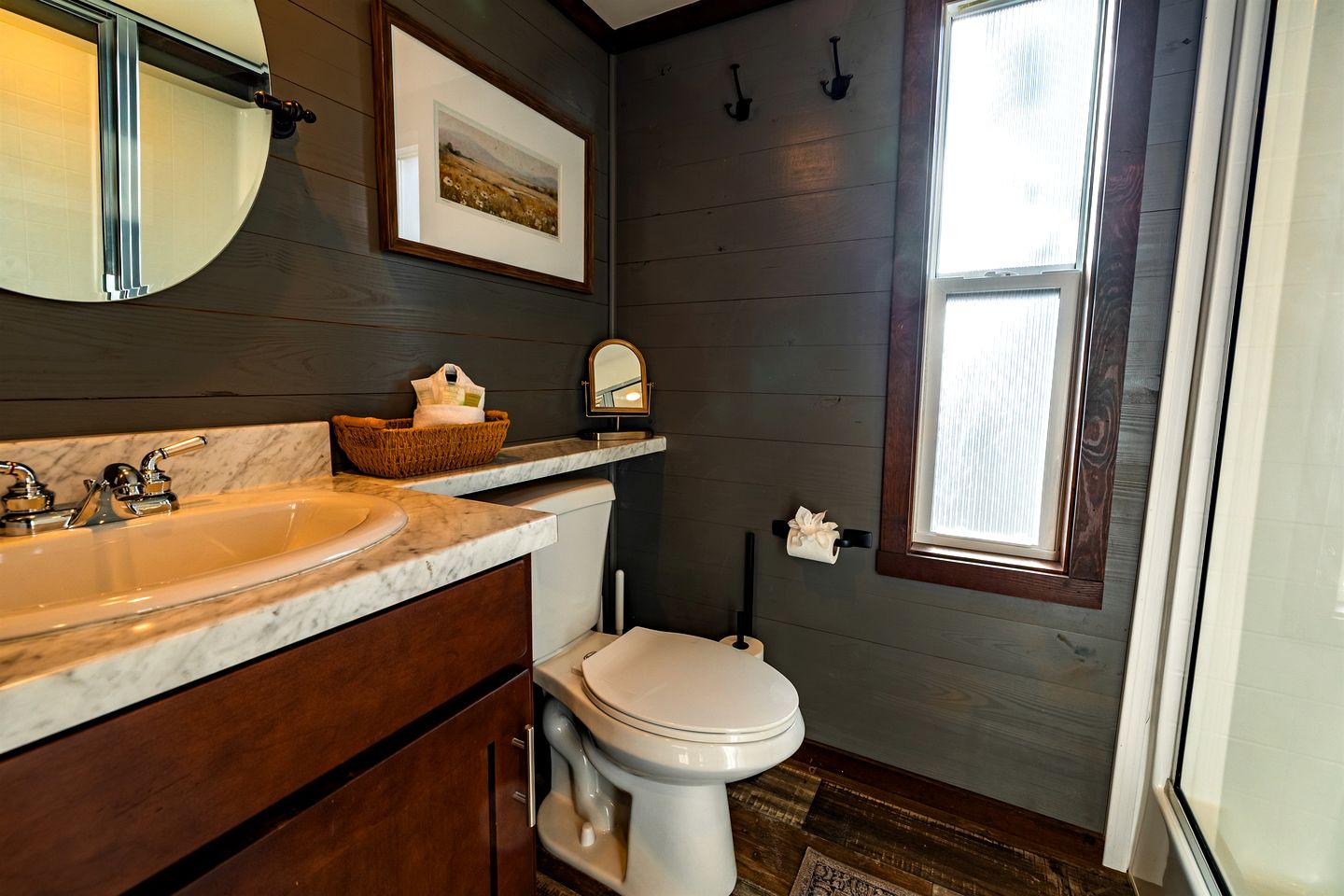 Peaceful Pine Tiny House Retreat with Private Hot Tub & Mountain Views Near South Cumberland State Park, Monteagle, TN